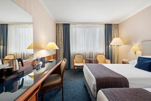 room detail thumbnail 1