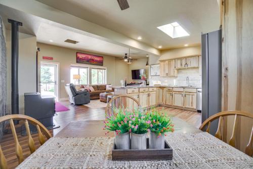 Yak Ranch w/ Mountain Views, Near Wellington! in Wellington (CO)