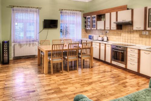 ห้องครัว, Apartmány pod Divadlem (Apartmany pod Divadlem) in ใจกลางเมืองสนอยมอ