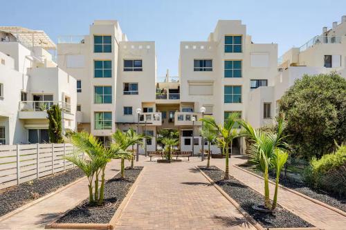 Exterior view, GW930 Gugel Waves Amazing Seaview Apartments in Nahariya