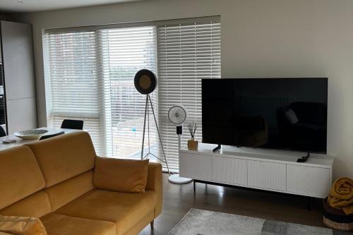 Luxury 2 Bed In Royal Arsenal Family Ok Balcony