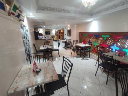 레스토랑, 페를라 오텔 (Perla Hotel) in 빌 누벨