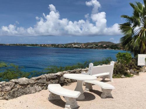 Fasiliti, Little Slice of Paradise in Westpunt