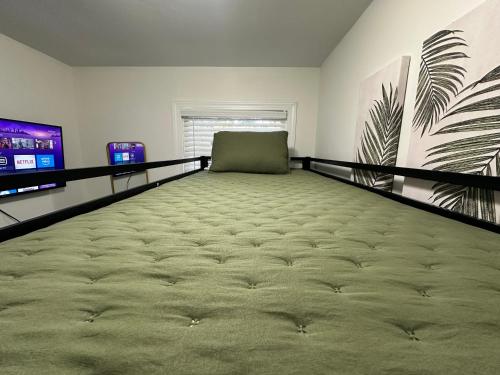 Tucked Away Bungalow Near Airport! in Sandtown-Southeastern Atlanta