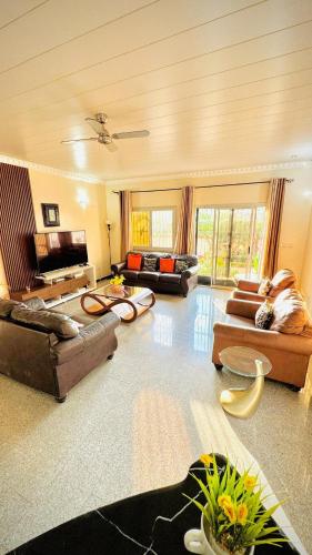 Spacious, modern Yaoundé villa