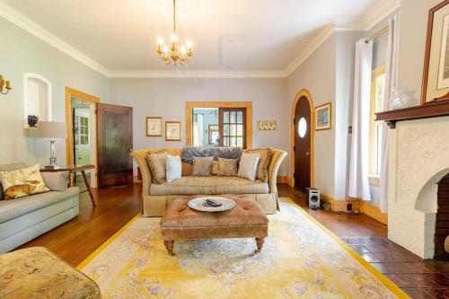 ラファイエット (GA) City Cottage on Main Street In North GA 5つ星 シングルルーム スイート