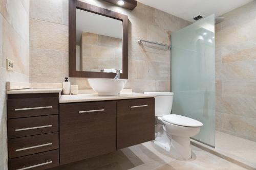 Bathroom, Coastal Living with Golf Course Vistas Otium in Humacao