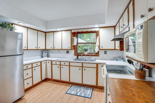 Quiet Retreat in Bluffton: Fish, Hike & Golf in Bluffton (IN)