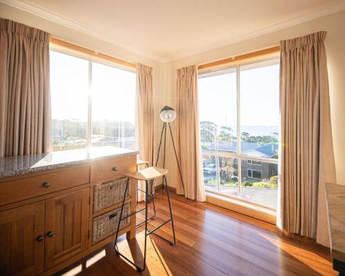 Home & Away at Coles Beach, Devonport (foto 6)