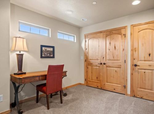 Great Eden Valley Views & Golfing Pool Game Room Sauna - image 4