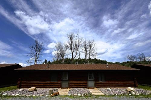 Riverfront Cabin 3