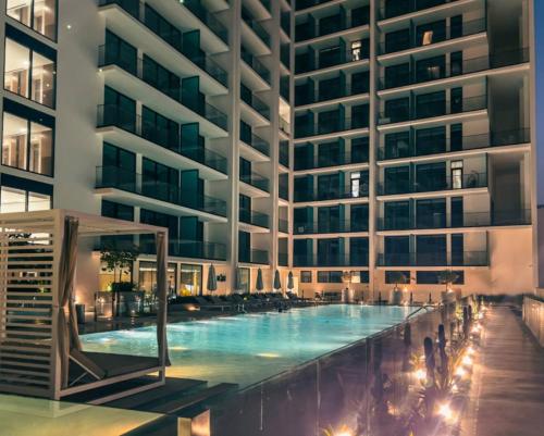 Modern Place - Binghatti Azure 1244 - image 9