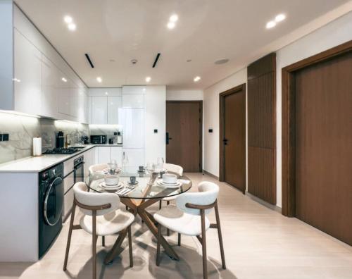 Modern Place - Binghatti Azure 1244 - image 7