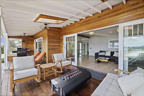 3BR The Lucille Lake Washington View Retreat in Bryn Mawr-Skyway