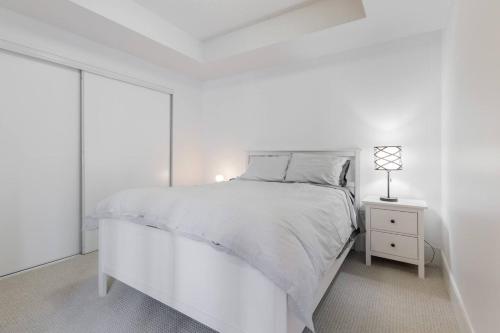 Modern Down Town Condo Near CN Tower with Fast WiFi – khách sạn tại Trinity - Niagara