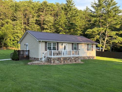 Peaceful & Relaxing 3BR Private Home Away from Home, Bland