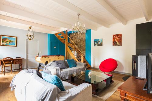 Maison chaleureuse en pierre avec grand jardin in Plouec-du-Trieux