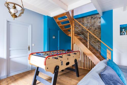 Maison chaleureuse en pierre avec grand jardin gîte à louer Quesquemelon