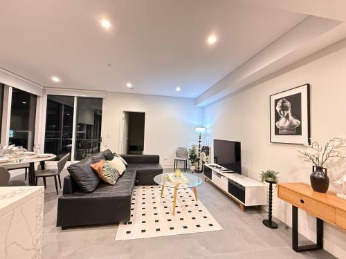 Olympic park 2Bed2Bath Apt with Pool - Free Gym and Car Park