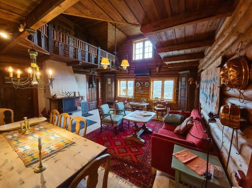 Johnsbu - unique log cabin, Ustaoset in Ustaoset