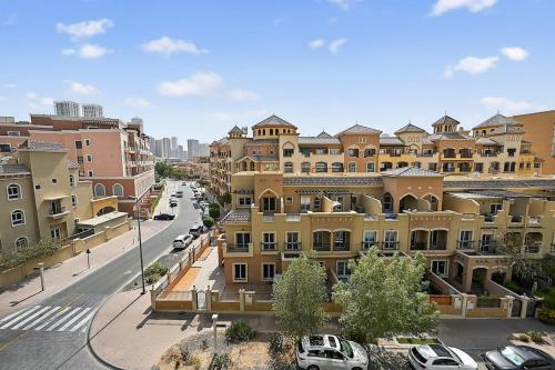Fully Furnished 1BR with Pool & Gym in JVC, Dubai (foto 5)