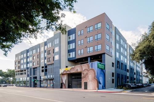 Létesítmények, Blueground Old San Leandro fitness center nr San Leandro Plaza SFO-1930 in San Leandro (Kalifornia)