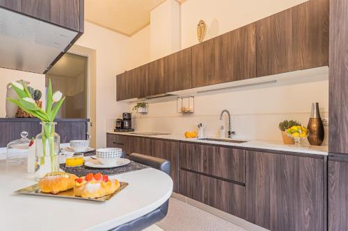 Rovelli 41 by Rent All Como - image 4