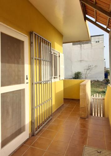 ระเบียง/ชานเรือน, SALINAS APARTMENT VILA DO MAIO WiFi FREE in วีลาโดไมโย