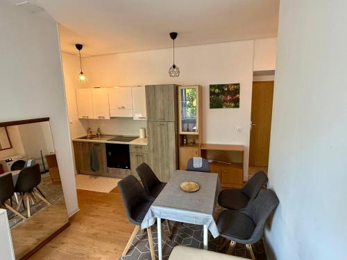 virtuve, Lorume in Postojna