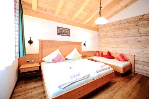 Luxury Chalets Wiesenruh - image 11
