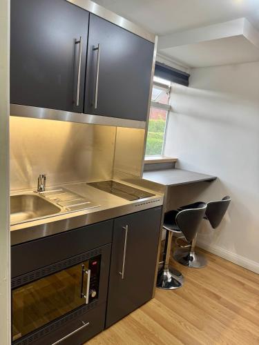 Your Place in Windsor with Kitchen and Terrace, Windsor (zdjęcie 4)