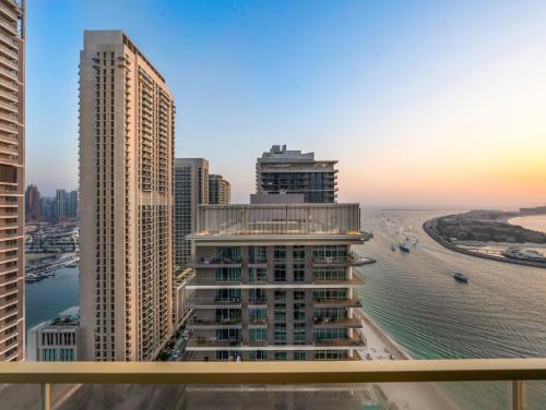 Cozy Luxury One Bedroom Sea View on Private Beach and Infinity Pool, Dubaï (photo 4)
