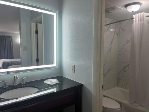 Motel 6 Spindale, NC - Forest City - 화장실