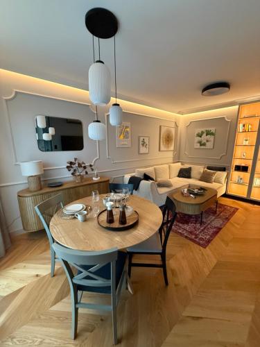 NEW Apartment in the Center