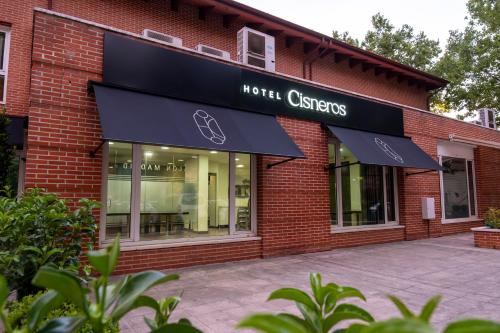 Hotel Cisneros. in อัลคาลาเดเฮนาเรส