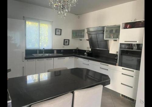 Facilities, Chez Sophie Marseille in Les Trois-Lucs