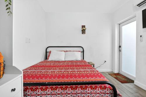Cozy Studio Airport & Downtown in Miami, USA