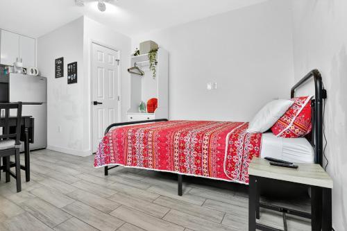 Cozy Studio Airport & Downtown in Miami, USA