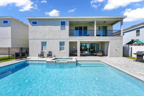 Picturesque Home with Games & Home Theater near Disney - 7652F - image 6