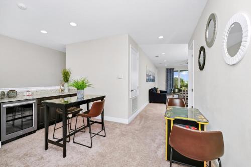 Picturesque Home with Games & Home Theater near Disney - 7652F - image 14