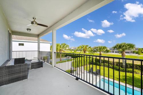 Picturesque Home with Games & Home Theater near Disney - 7652F - image 10