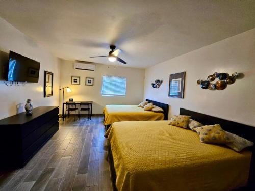 New Fully Furnished Vacation House in Verdugo