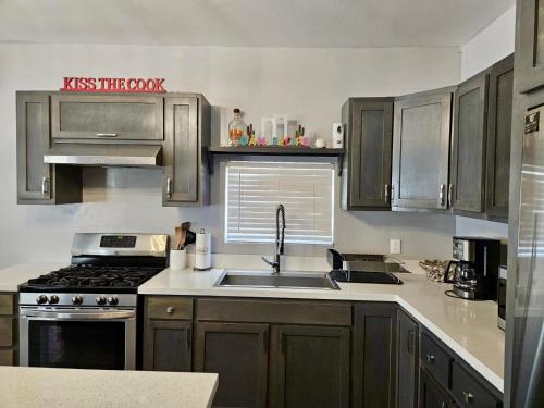 Konyha, New Fully Furnished Vacation House in Verdugo