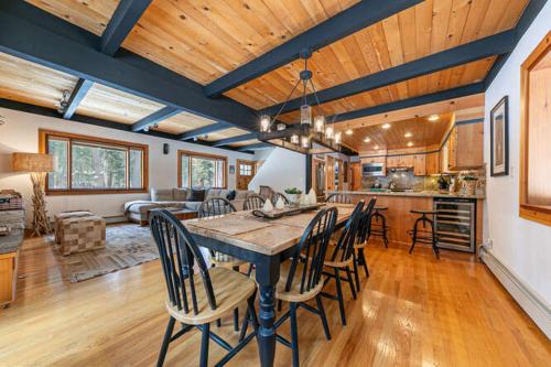 Lakewalk Lodge at the West Shore by Tahoe Getaways, Pet-Friendly w Sauna! in Homewood (CA)