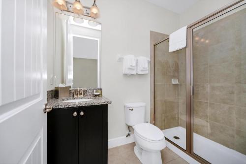 Inviting Home with Game Room Private Pool and Water Park Access By Rentyl Resorts - 7592 Marker - image 4