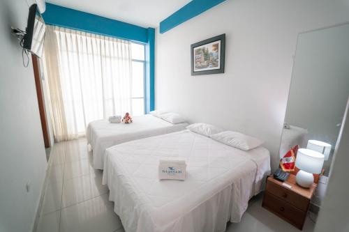 1 queen bed, 1 double bed