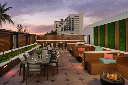Courtyard by Marriott Fort Lauderdale Beach - image 11