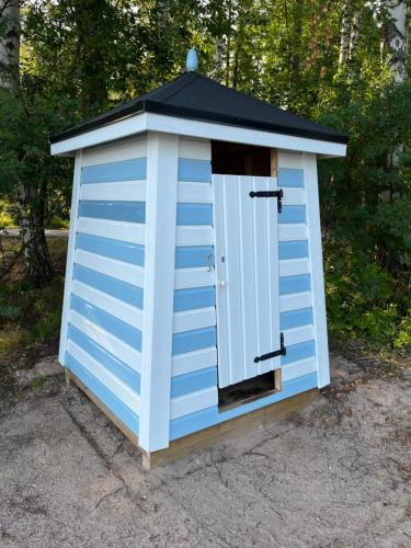 Beach, Peaceful Seaside Home - Sauna, Balcony, Wi-Fi in Marjaniemi