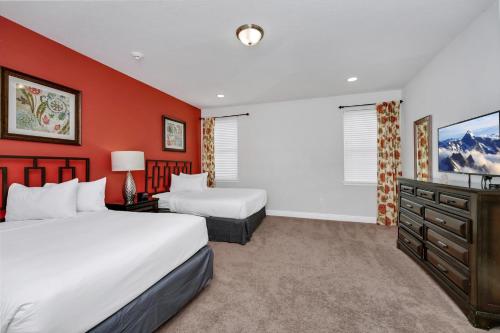 Vibrant Elite Home with Theater Room near Disney - 7605M - image 7