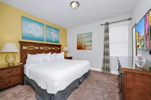 Vibrant Elite Home with Theater Room near Disney - 7605M - image 11